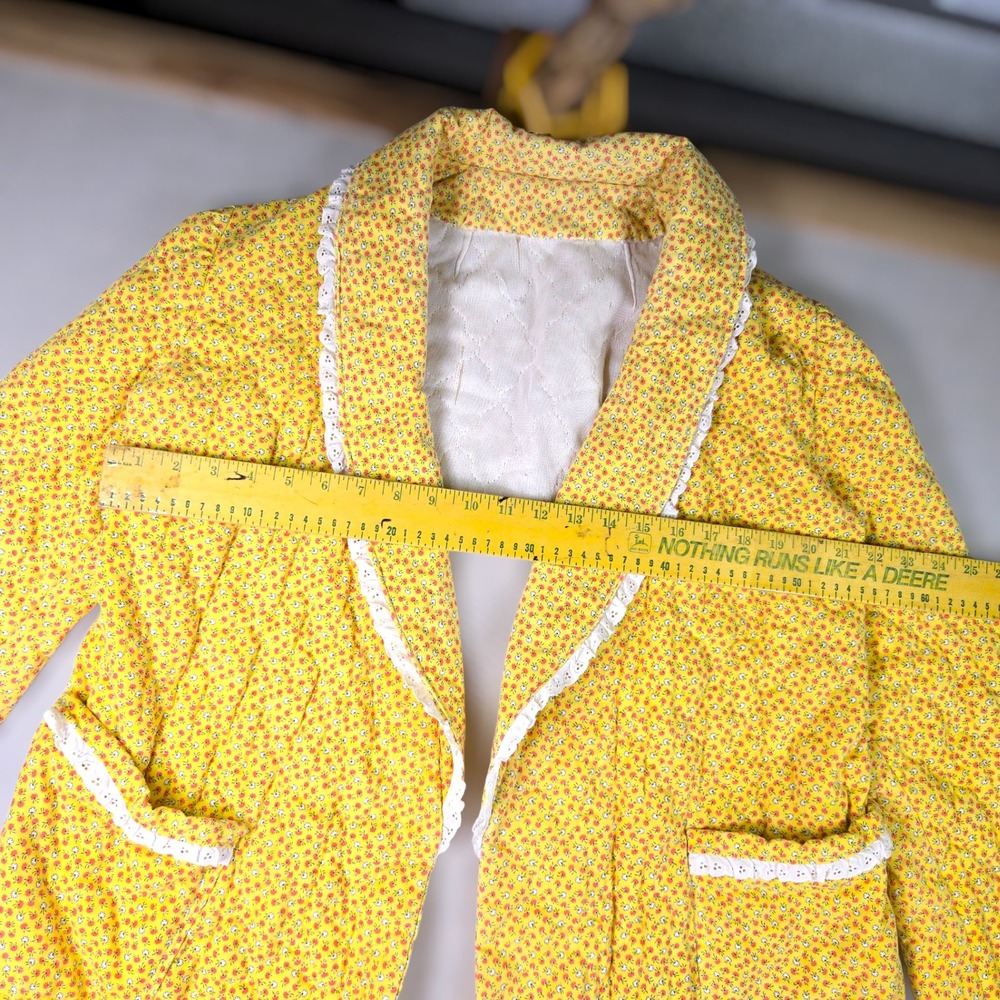 VTG Floral Robe Women's Quilted House Coat TALL Handmade Yellow Lace Pockets USA - Picture 5 of 9